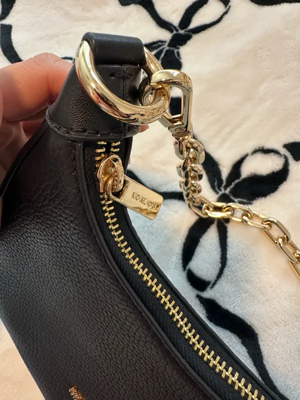 Michael Kors Black Pebbled Leather Shoulder Bag with Gold Hardware - Image 5