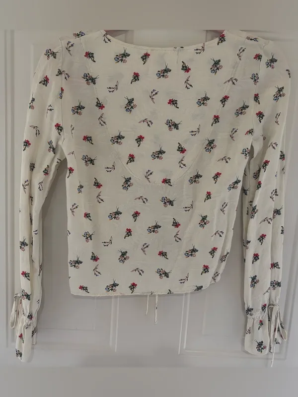 Urban Outfitters Cream Floral Ruched Drawstring V-Neck Blouse - Image 3