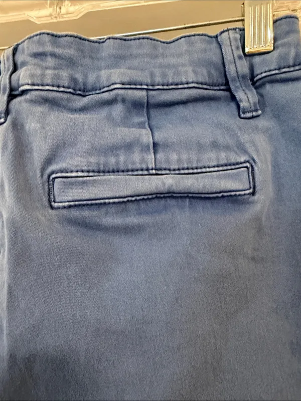 Everyday Mid-Rise Blue Women's Bermuda Shorts - Image 5