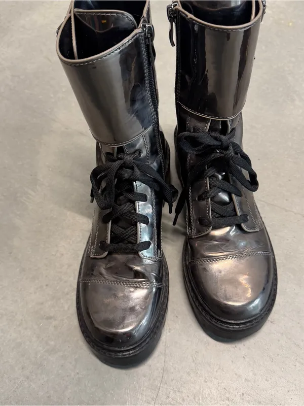 DKNY Black Patent Leather Combat Boots Lace Up Buckle Women’s 8 - Image 2
