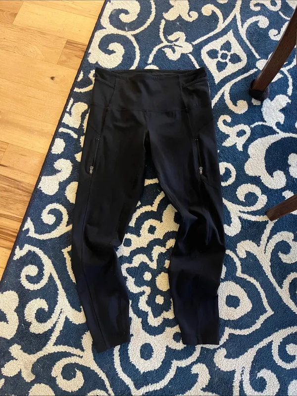Lululemon Black Multi Pocket Athletic Leggings - Image 10
