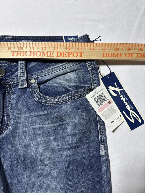Seven7 Women's Skinny Jeans Size 10 with Rhinestone Embellished Pockets - Image 4