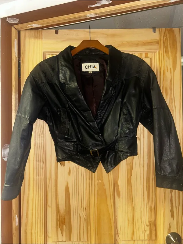 Women's 80’s VTG Black Leather Cropped Belted Jacket Size M - Image 8