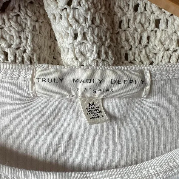 Truly Madly Deeply Cupid Baby Tee Cream Pink Rose Cherub Crop Top Medium - Image 5
