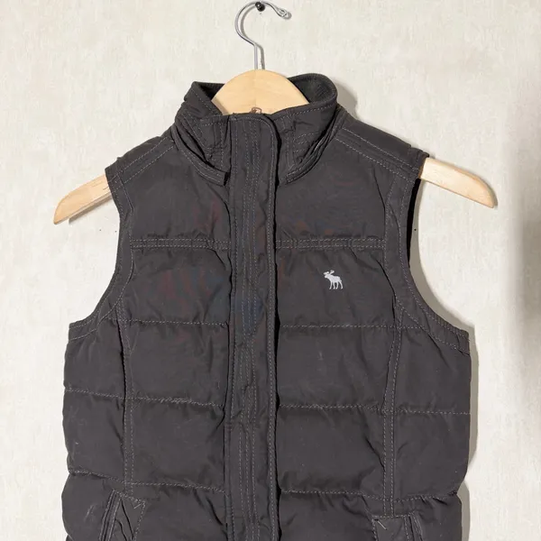 Abercrombie & Fitch Women’s Y2K Vintage Puffer Quilted Vest Full Zip in Brown S - Image 2