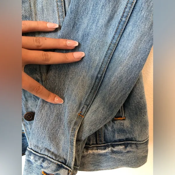 Levi’s Trucker Jacket in All Yours Light Wash Size S - Image 5