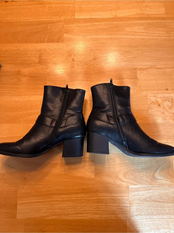 BareTraps Black Leather Mid-Heel Ankle Booties - Image 5
