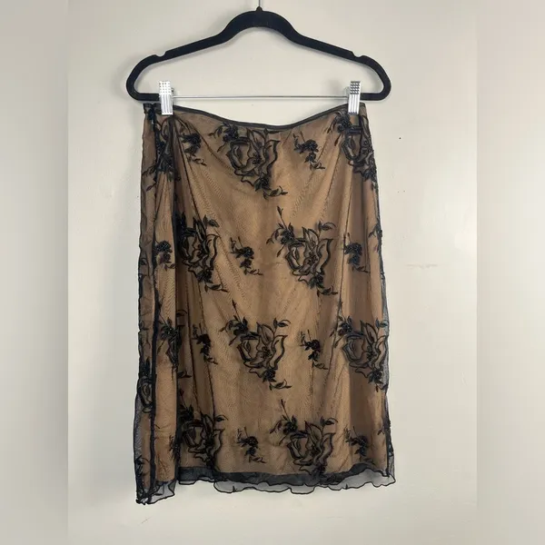 Meshki two piece Xena Floral Embroidered crop top and skirt set size large - Image 12