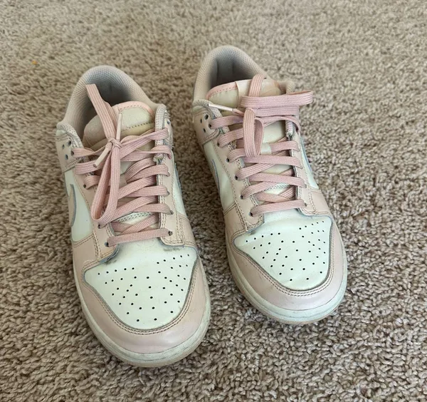 Light Pink Nike Dunk - Image 2
