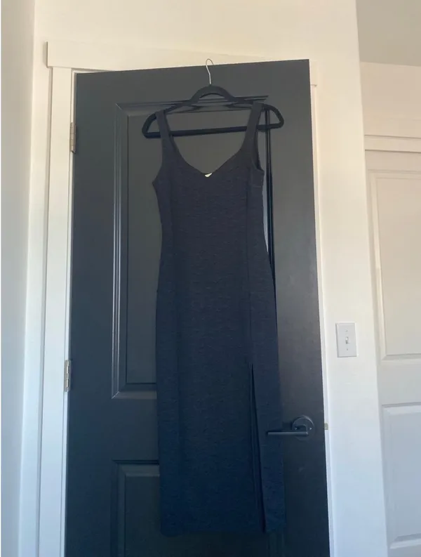 NWOT H&M midi dress with side slit - Image 4
