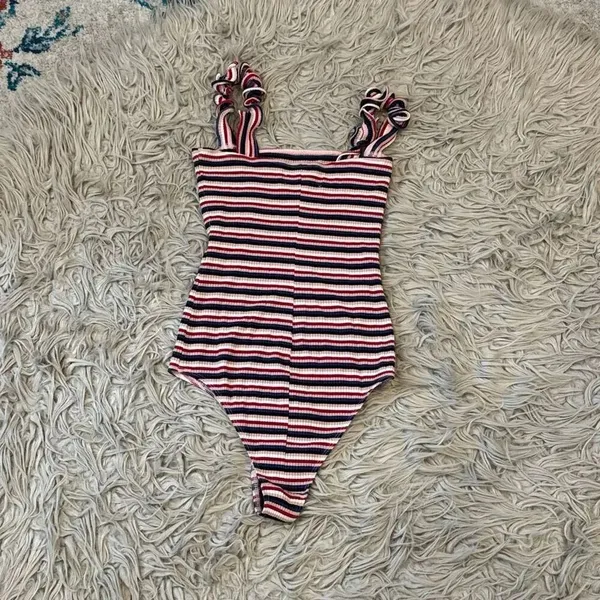Reformation Hampton bodysuit size small - Image 6