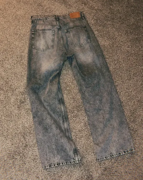 H&M Grey Denim Straight Leg Jeans - Image 5