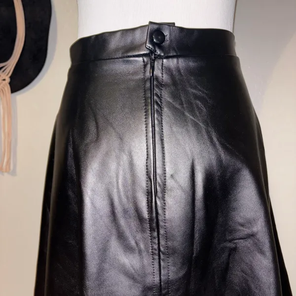Leather Skirt Black Size 6 - Image 3