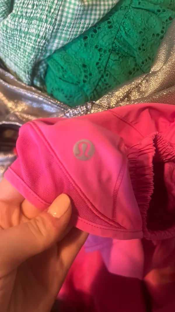 Lululemon Shorts Hotty Hot 4" - Image 4