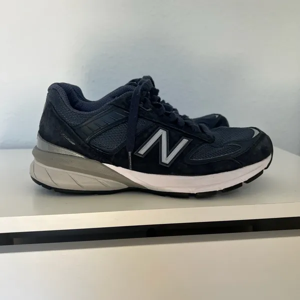 New Balance 990 V5 Sneakers in Navy Blue - Image 2