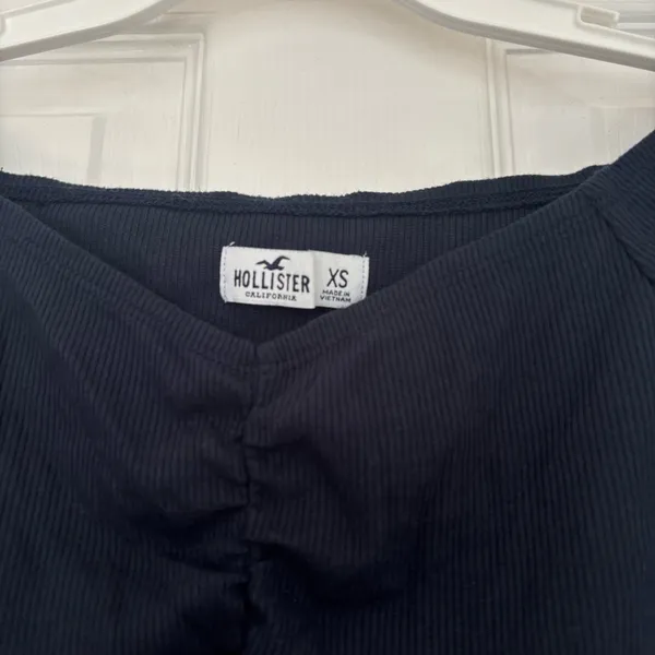 Hollister Off the Shoulder Ruched Crop Top - Image 3