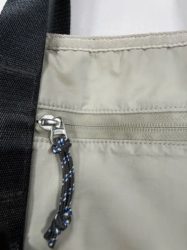 lululemon athletica Light Gray and Black Convertible Nylon Tote - Image 5