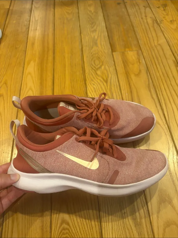 Nike Flex Size 7.5 Red Activewear Shoes - Image 2