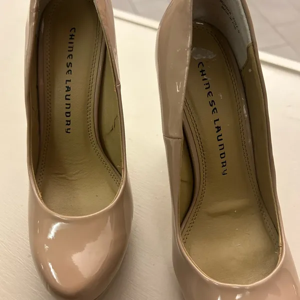 Chic Beige Platform Heels Nude Paten 7M. Very nice! Chinese Laundry - Image 6