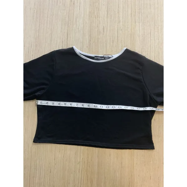 PrettyLittleThing crop top US size 16 black body-contrasting white trim - Image 6