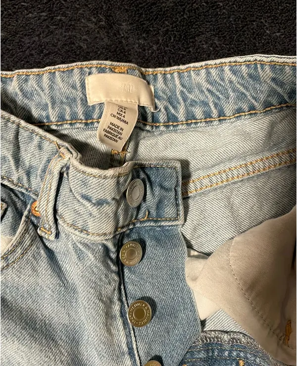 H&M Women’s Light Wash High Rise Baggy Straight Jeans 4 - Image 3