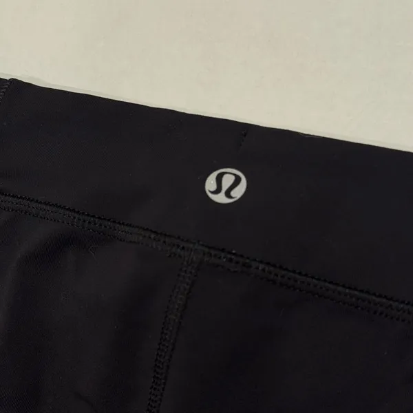 Lululemon Athletic Shorts Womens 2 Black Drawstring Low Rise Hot Yoga Volleyball - Image 4