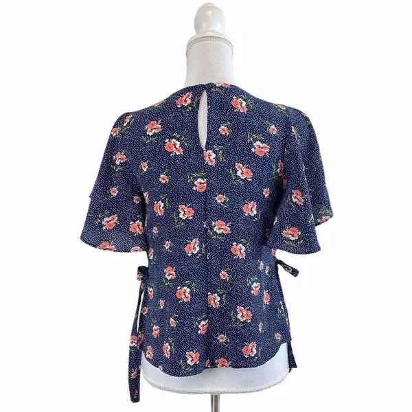 One Clothing XS Blue Dots Floral Top Tie Side - Image 4