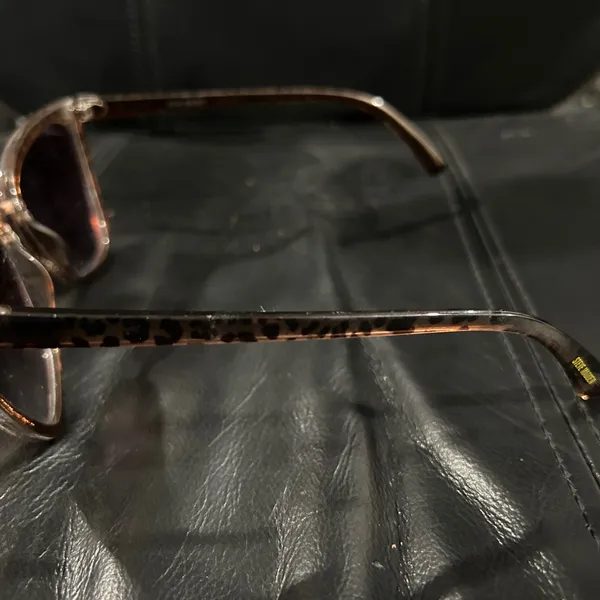Steve Madden Tortoise Shell Sunglasses - Image 4