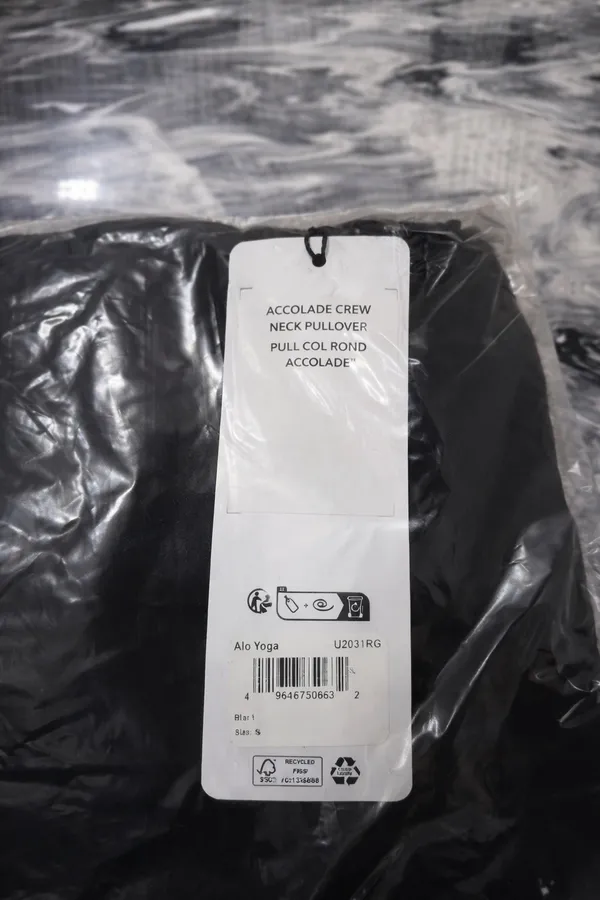 All yoga accolade crewneck pull over size small brand new - Image 3