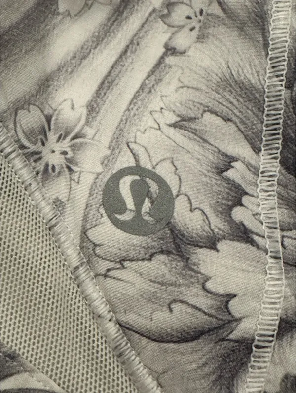 Lululemon Hotty Hot Shorts 2.5" - Grey Pattern - Image 3