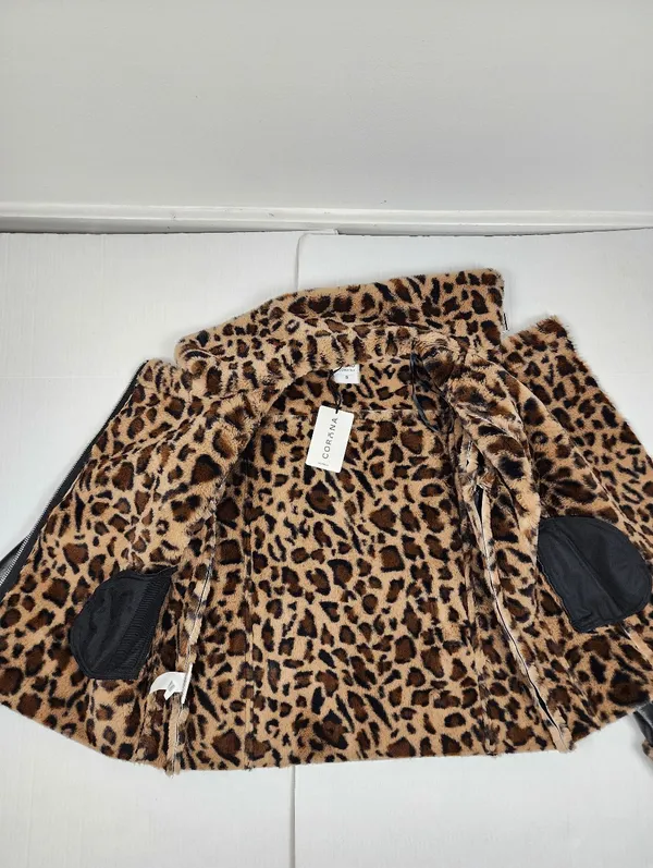 Black Faux Leather Moto Jacket with Leopard Faux Fur Accent - Image 5