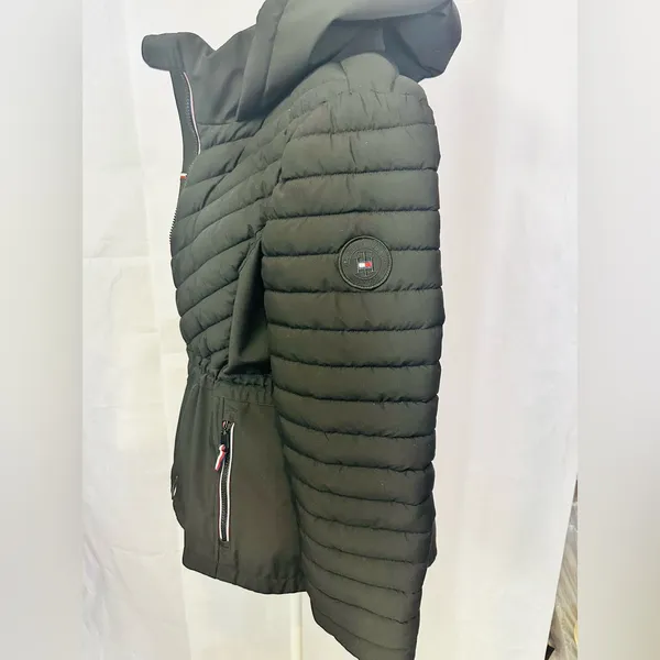 Tommy Hilfiger Women’s Black Quilted Hooded Jacket - Image 7