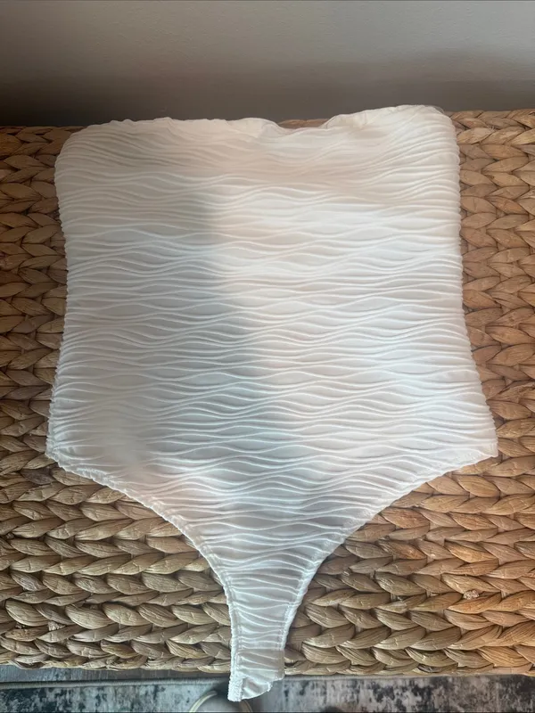 Princess Polly White Textured Strapless Bodysuit - Image 2