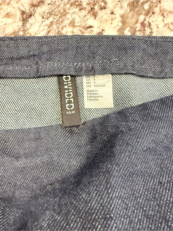 H&M Divided Dark Wash Denim A-Line Mini Skirt Size 4 - Image 3