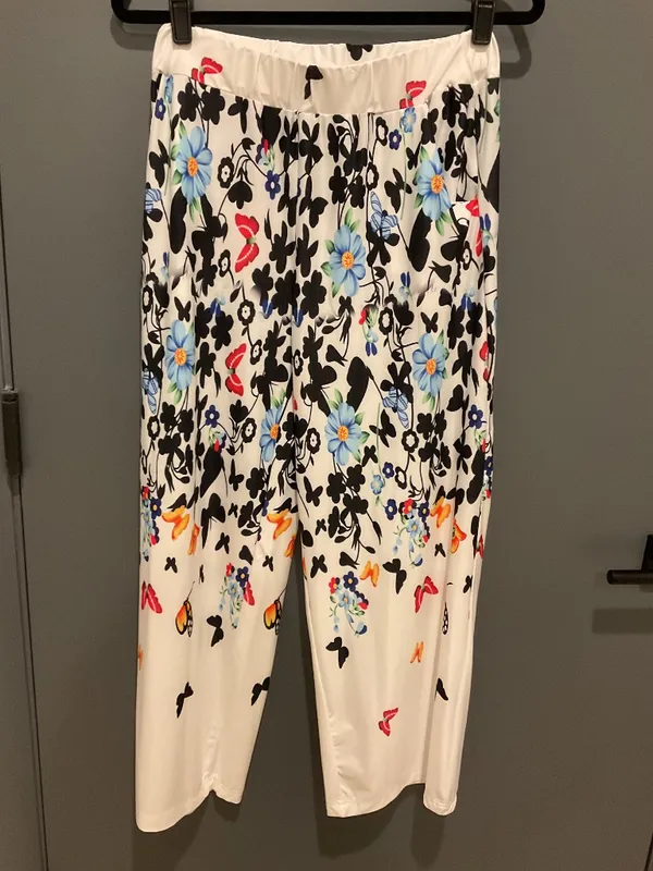 076 EUC Flowy Butterfly Pants - Image 2