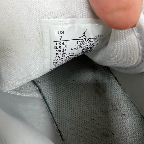 Nike air Jordan 1 low woman’s 7 SE Barely Green - Image 7