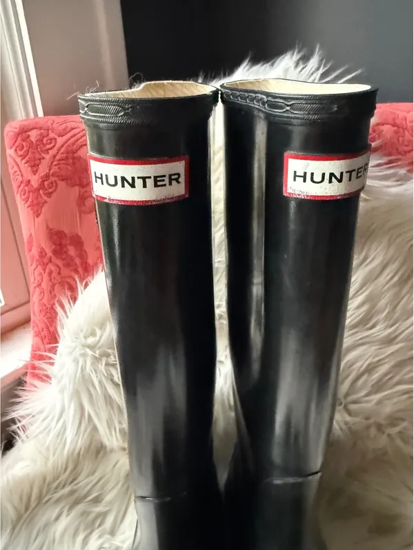 Hunter Black Tall Rain Boots with Adjustable Buckle - Image 5