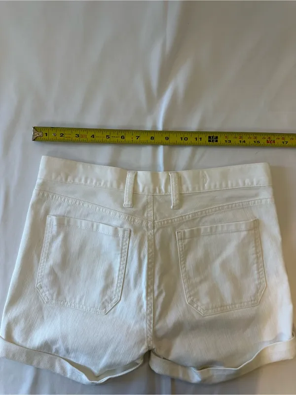 GAP White Button-Front Denim Shorts - Image 3