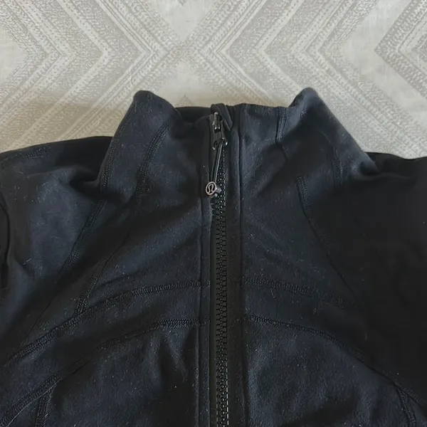 Lululemon Women's Black Zip-up Jacket - Size 10 - Image 3