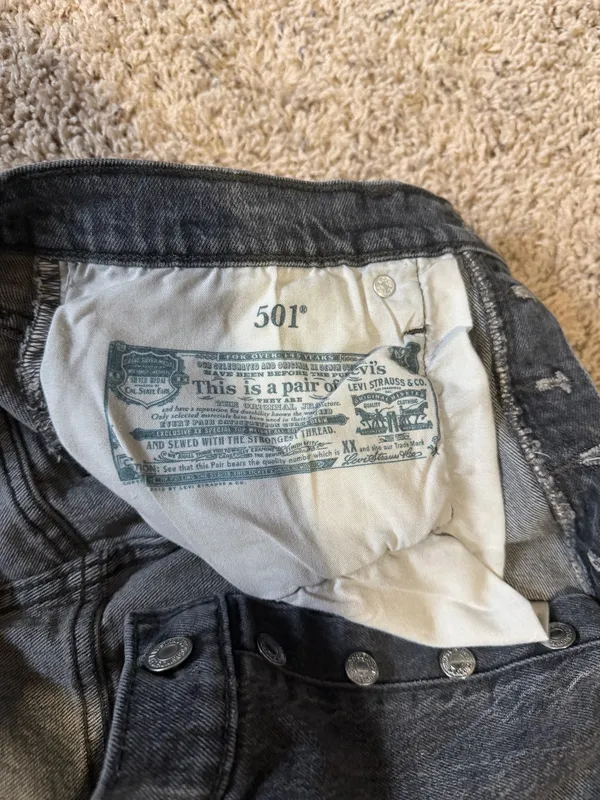 Levi’s 501 Shorts - Image 4