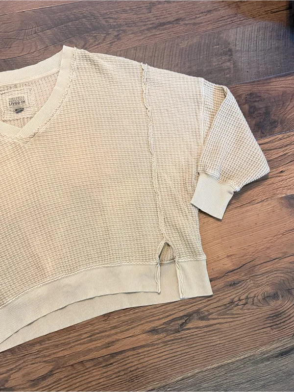 Women’s American Eagle Oversized Big Hug Crewneck Size Medium - Image 3