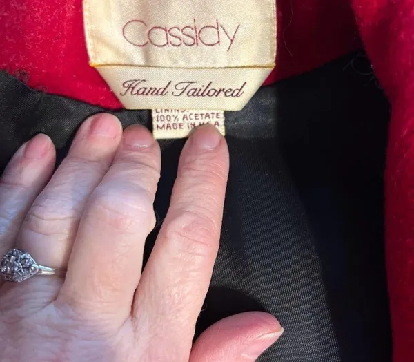Gorgeous Vintage 1980s Cassidy Hand Tailored Wool Coat! - Image 6