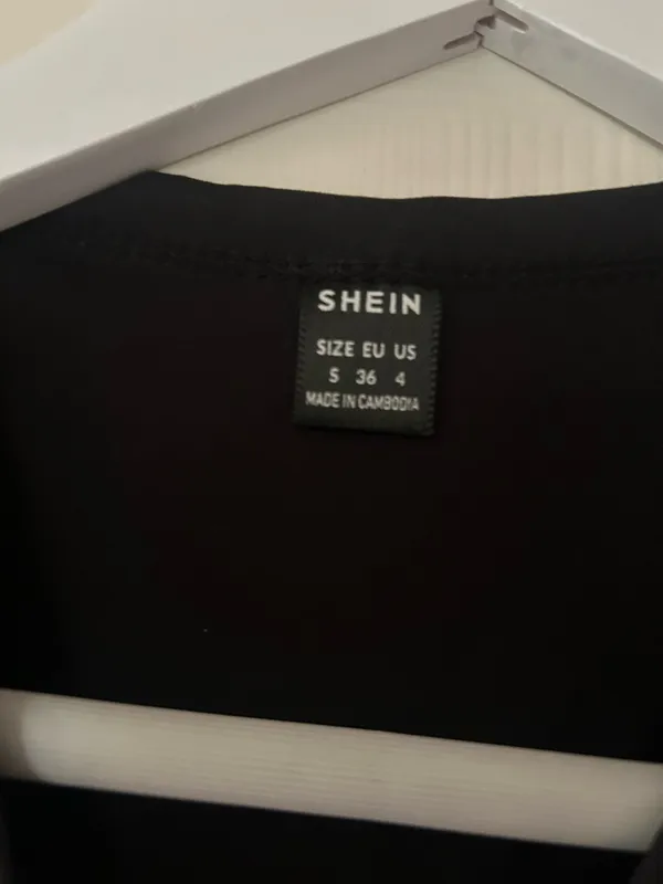 Black shein baby tee - Image 2