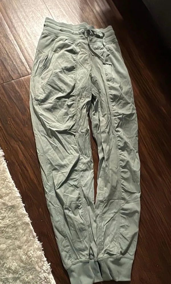 Lululemon Joggers Studio - Image 2