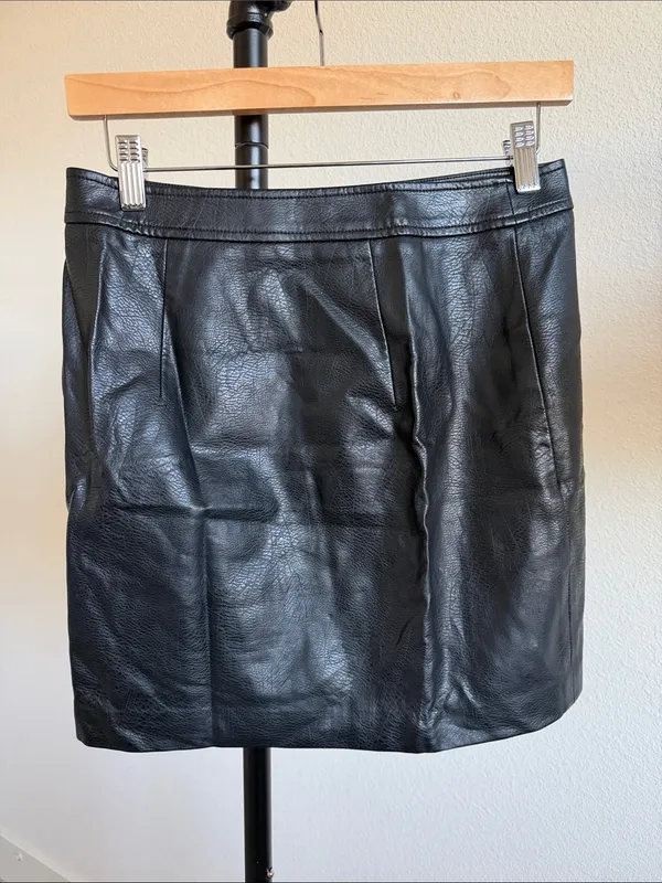 free press Black Faux Leather Zip-Front Mini Skirt - Size XS - Image 2