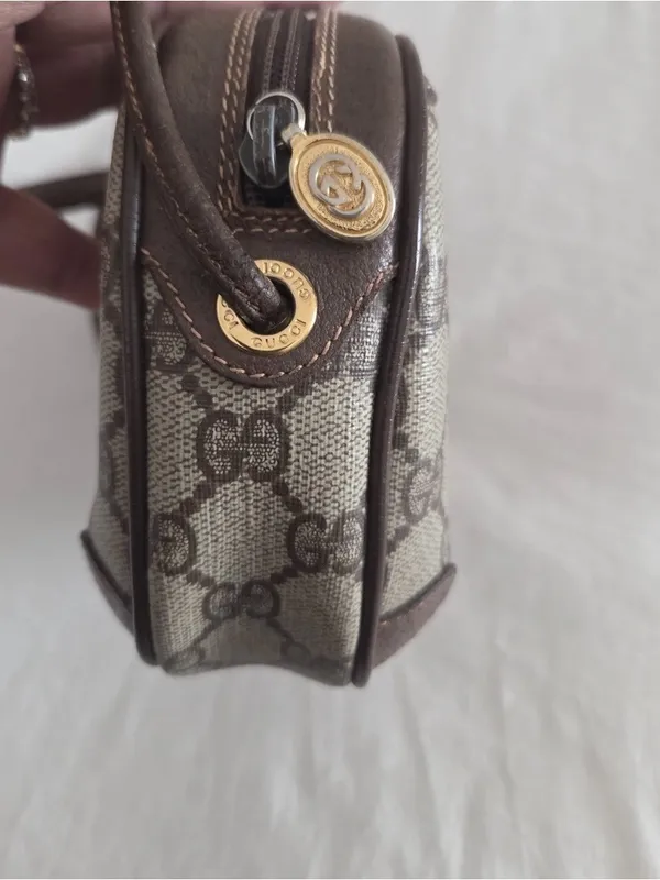 Gucci Beige GG Supreme Canvas Crossbody with Brown Leather & Green-Red Web - Image 2