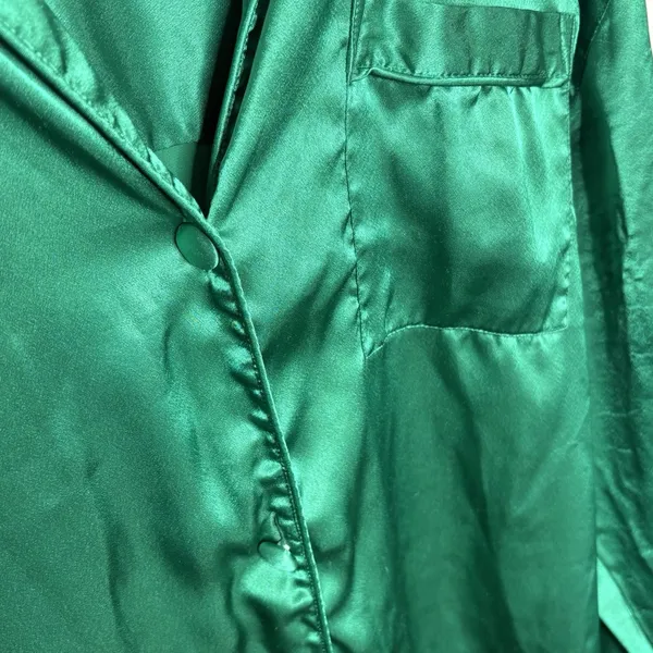 Vtg Victoria’s Secret Gold Label Satin Pajama Top Emerald Green Long Sleeves M/L - Image 2