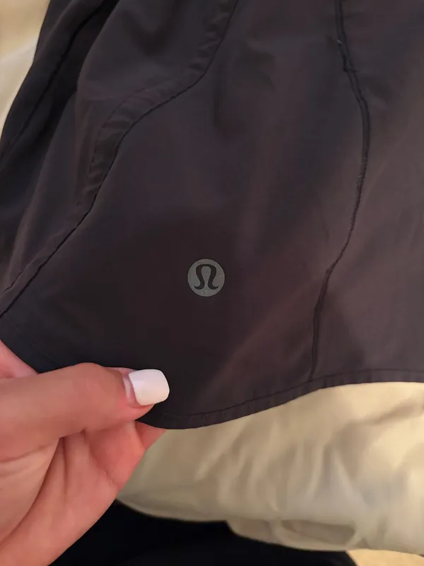 Lululemon High-Rise Shorts 5” - Image 4