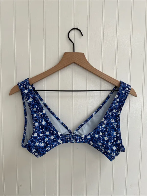 AERIE Wide Strap Plunge Bikini Top in Brilliant Blue Floral Size M - Image 6