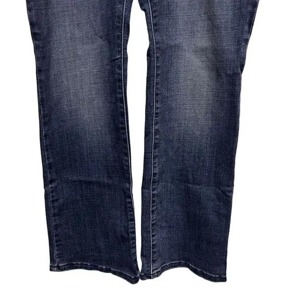 Lee Modern Series Curvy Fit Bootcut Jeans Medium Wash Blue Size‎ 12S Short - Image 4